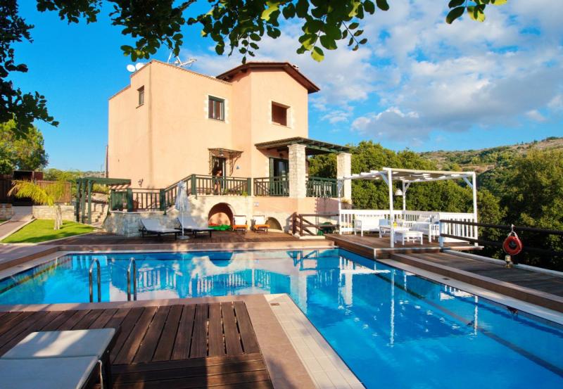 ΕΝΟΙΚΙΑΖΟΜΕΝΕΣ ΠΟΛΥΤΕΛΕΙΣ ΒΙΛΕΣ ΔΙΑΜΟΝΗ VILLA GALANIA VILLA AMVROSIA ΑΡΜΕΝΟΙ ΧΑΝΙΑ ΚΡΗΤΗ