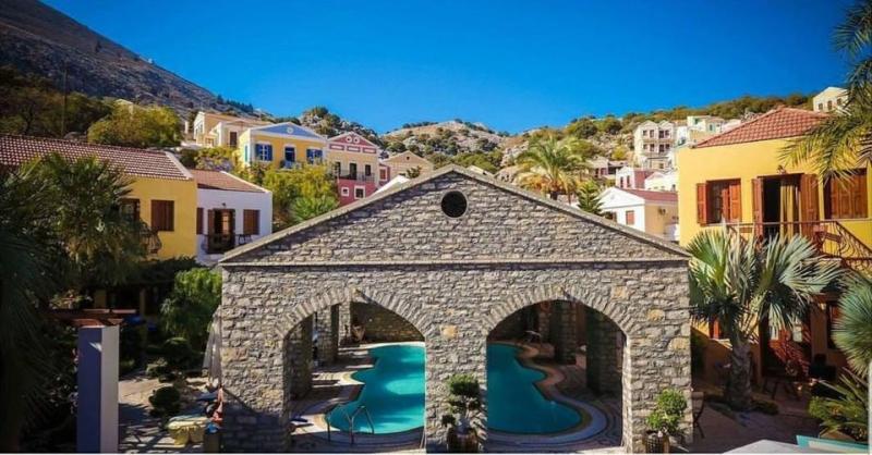 ΞΕΝΟΔΟΧΕΙΟ IAPETOS VILLAGE ΓΥΑΛΟΣ ΣΥΜΗ