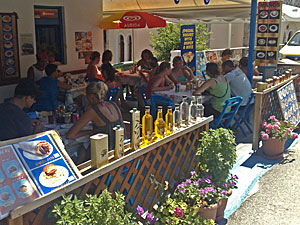 MANOS RESTAURANT ΕΣΤΙΑΤΟΡΙΟ ΕΜΠΩΝΑΣ ΡΟΔΟΣ