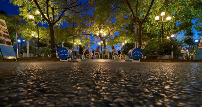 ΕΝΟΙΚΙΑΖΟΜΕΝΑ ΔΩΜΑΤΙΑ ΕΣΤΙΑΤΟΡΙΟ ΤΑΒΕΡΝΑ ΑΦΡΟΔΙΤΗ ΤΟΡΩΝΗ ΣΙΘΩΝΙΑ ΧΑΛΚΙΔΙΚΗ ΚΑΖΑΚΑΣ ΓΕΩΡΓΙΟΣ