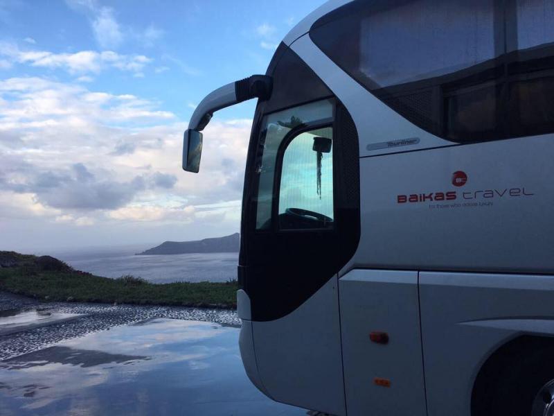 ΕΝΟΙΚΙΑΣΕΙΣ ΤΟΥΡΙΣΤΙΚΩΝ ΛΕΩΦΟΡΕΙΩΝ BAIKAS TRAVEL ΑΚΡΩΤΗΡΙ ΣΑΝΤΟΡΙΝΗ ΜΠΑΪΚΑΣ ΧΡΥΣΟΒΑΛΑΝΤΗΣ