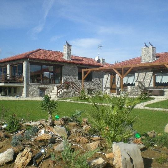 ΕΝΟΙΚΙΑΖΟΜΕΝΑ ΔΩΜΑΤΙΑ ΚΤΗΜΑ ΚΛΕΤΣΑ ΓΡΑΒΙΑ ΠΑΡΝΑΣΣΟΣ ΦΩΚΙΔΑ