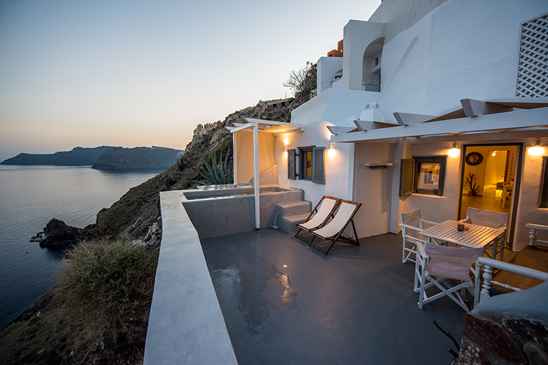 ΕΝΟΙΚΙΑΖΟΜΕΝΑ ΔΩΜΑΤΙΑ VIRGINIA HOUSES ΟΙΑ ΣΑΝΤΟΡΙΝΗ