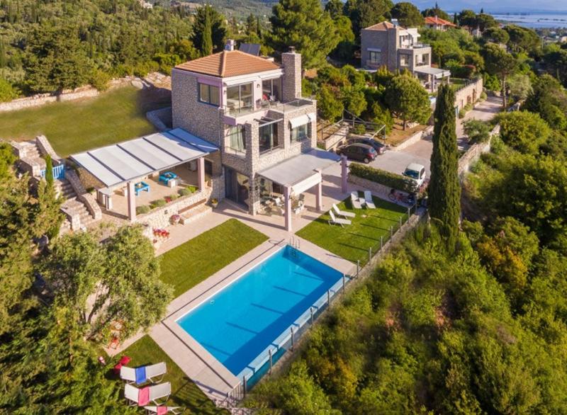 ΞΕΝΟΔΟΧΕΙΟ ΕΝΟΙΚΙΑΖΟΜΕΝΕΣ ΒΙΛΕΣ VILLA CHRISTY & TINA ΛΥΓΙΑ ΛΕΥΚΑΔΑ